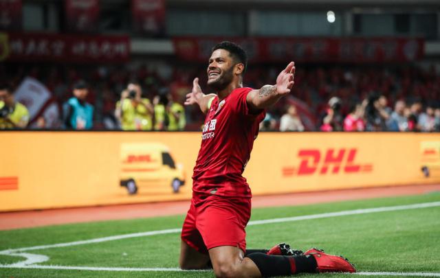 上港主场大胜富力，继续保持热潮直冲榜首的简单介绍