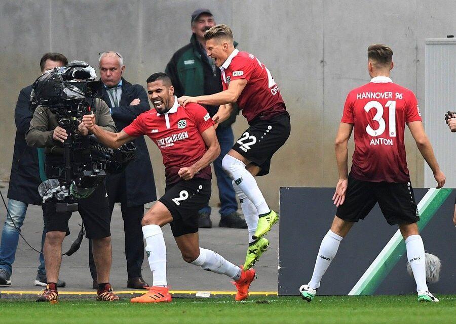 斯图加特艰难取胜，勇气让步