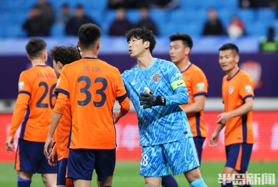 青岛黄海球员备战比赛,全队士气飙升决战强手的简单介绍 青岛黄海球员备战比赛,全队士气飙升决战强手的简单介绍