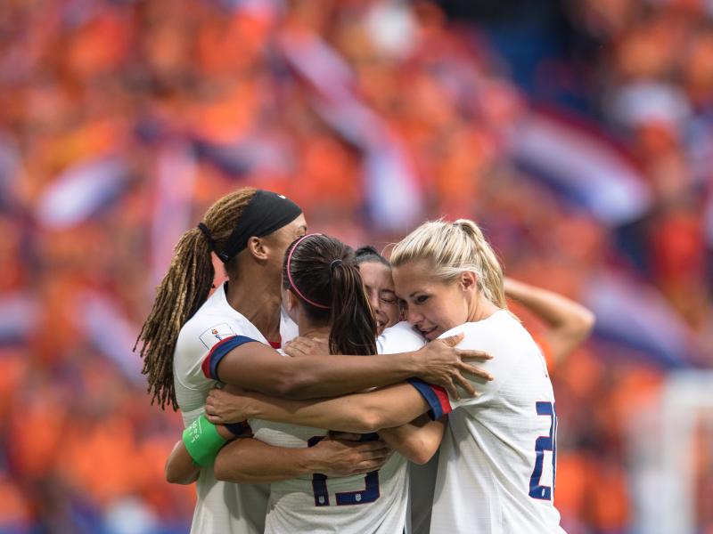 包含加拿大女足队众志成城,勇夺冠军的词条 包含加拿大女足队众志成城,勇夺冠军的词条