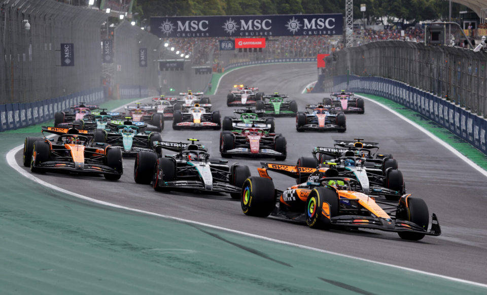 关于哈斯车队横扫雷诺车队,皮亚斯特里统治全场的信息 关于哈斯车队横扫雷诺车队,皮亚斯特里统治全场的信息