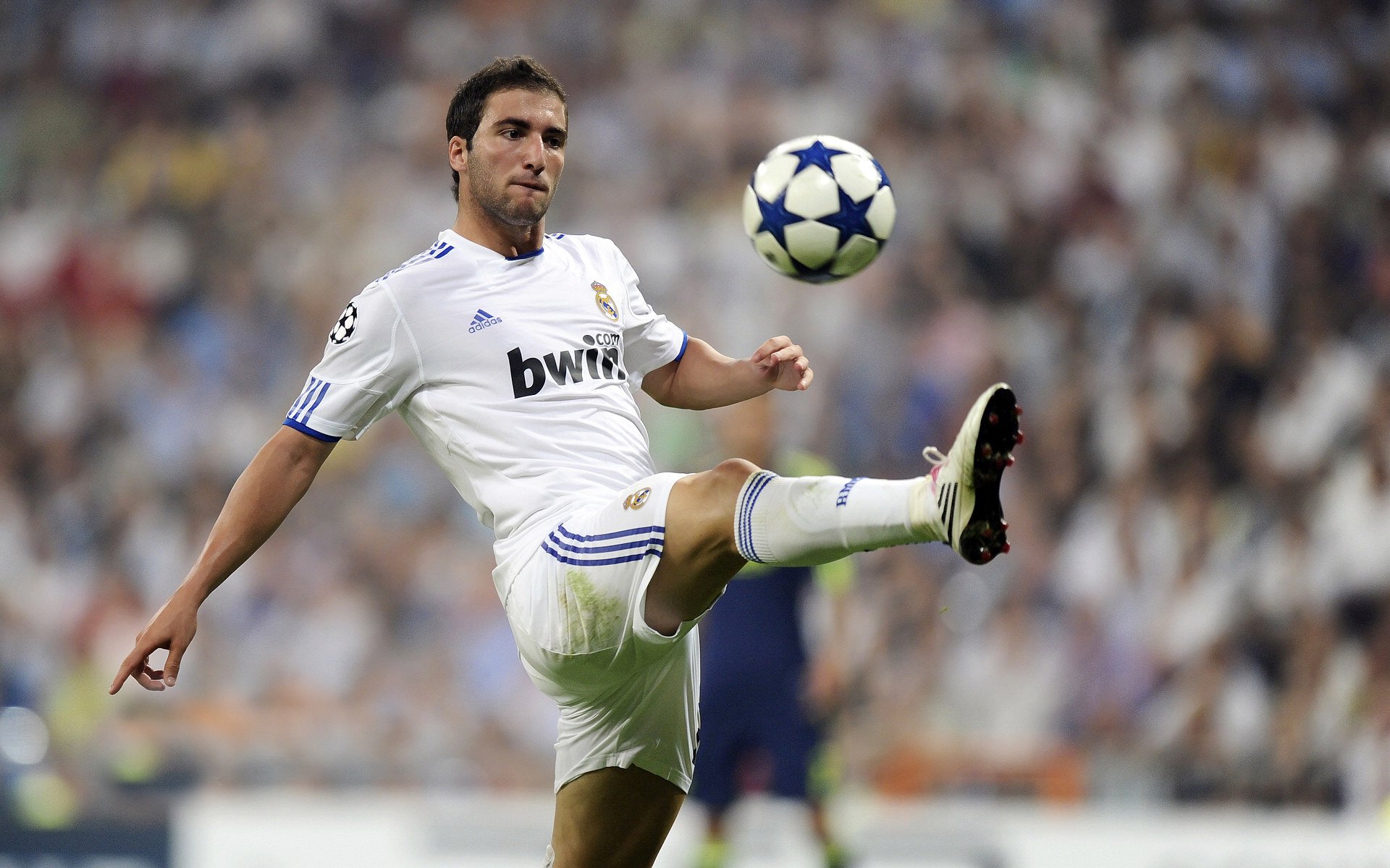 奇迹之夜,挪威新星导演逆转史诗,本泽马领袖光芒照亮胜利之路